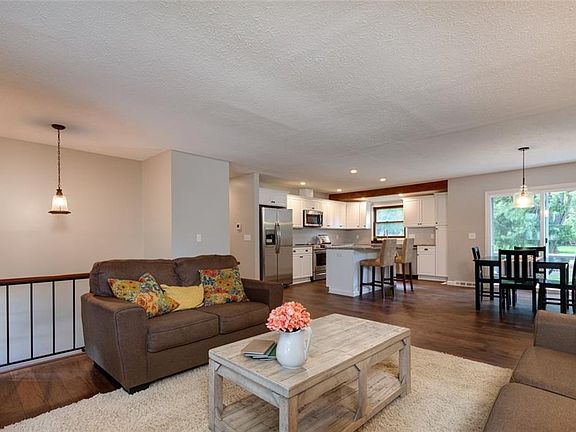 2nd image of 6948 N Meadow Dr