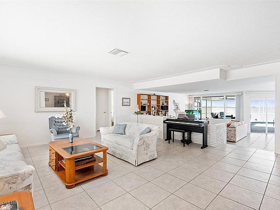 5th image of 514 Brightwaters Dr