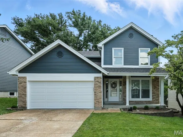 810 Ginger Wood Ct, Ballwin, MO 63021