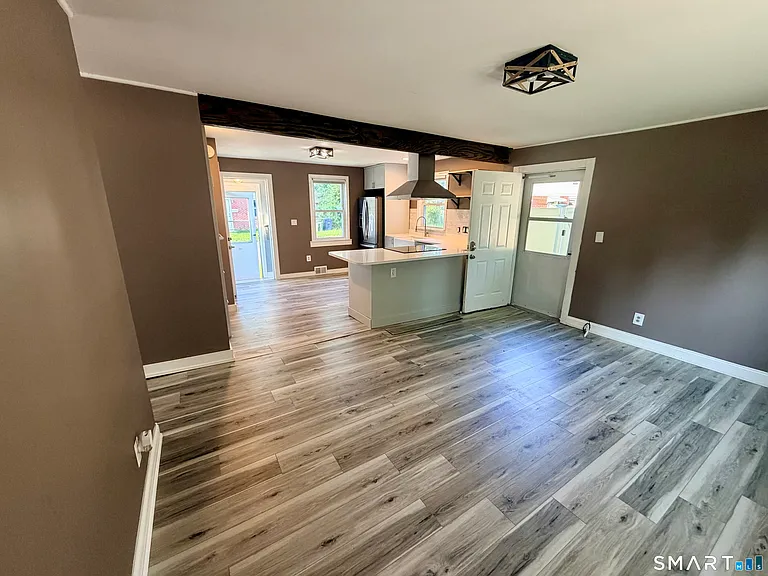 68 Alexander Dr — Photo 14