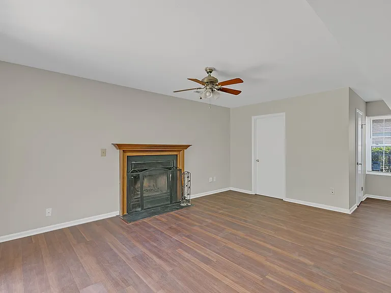 219 Springdale Way — Photo 9