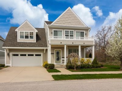 1350 Lake Ridge Dr, Traverse City, MI, 49684