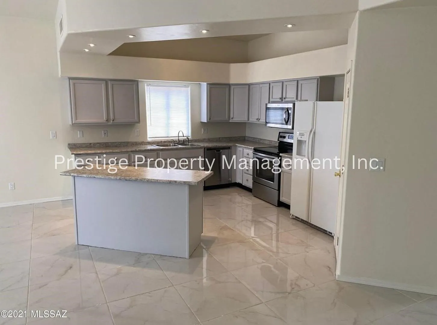 Quick! Come Check Out This East Side Gem! — Photo 4