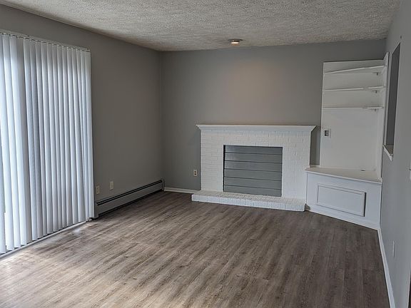4th image of 723 Peachtree Pl #1