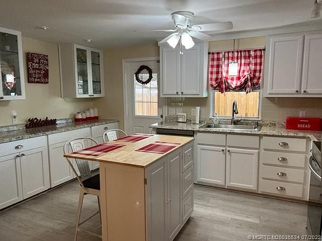1st image of 6165 Holly Ln