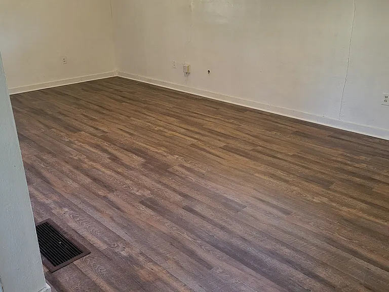 1637 W McDowell Rd — Photo 13