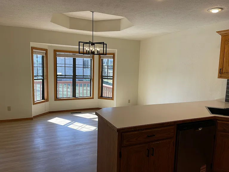 301 N Meadow St — Photo 8