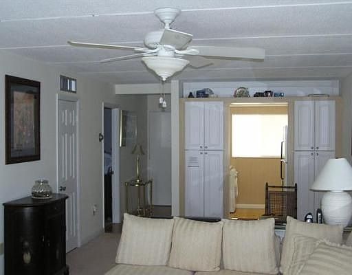 4th image of 708 Tamiami Trl S APT 202