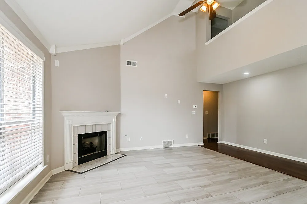 3 bed, 2.5 bath, 1816 sqft, $2,070 — Photo 4