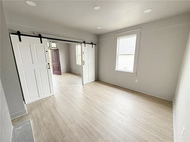 1323 Monroe St — Photo 2