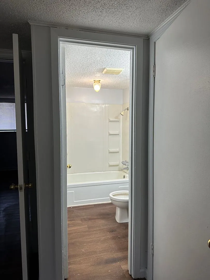 2600 South Beech UNIT K — Photo 1