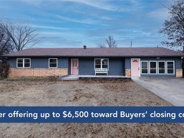 905 E Longview Dr, Rogers, AR 72756