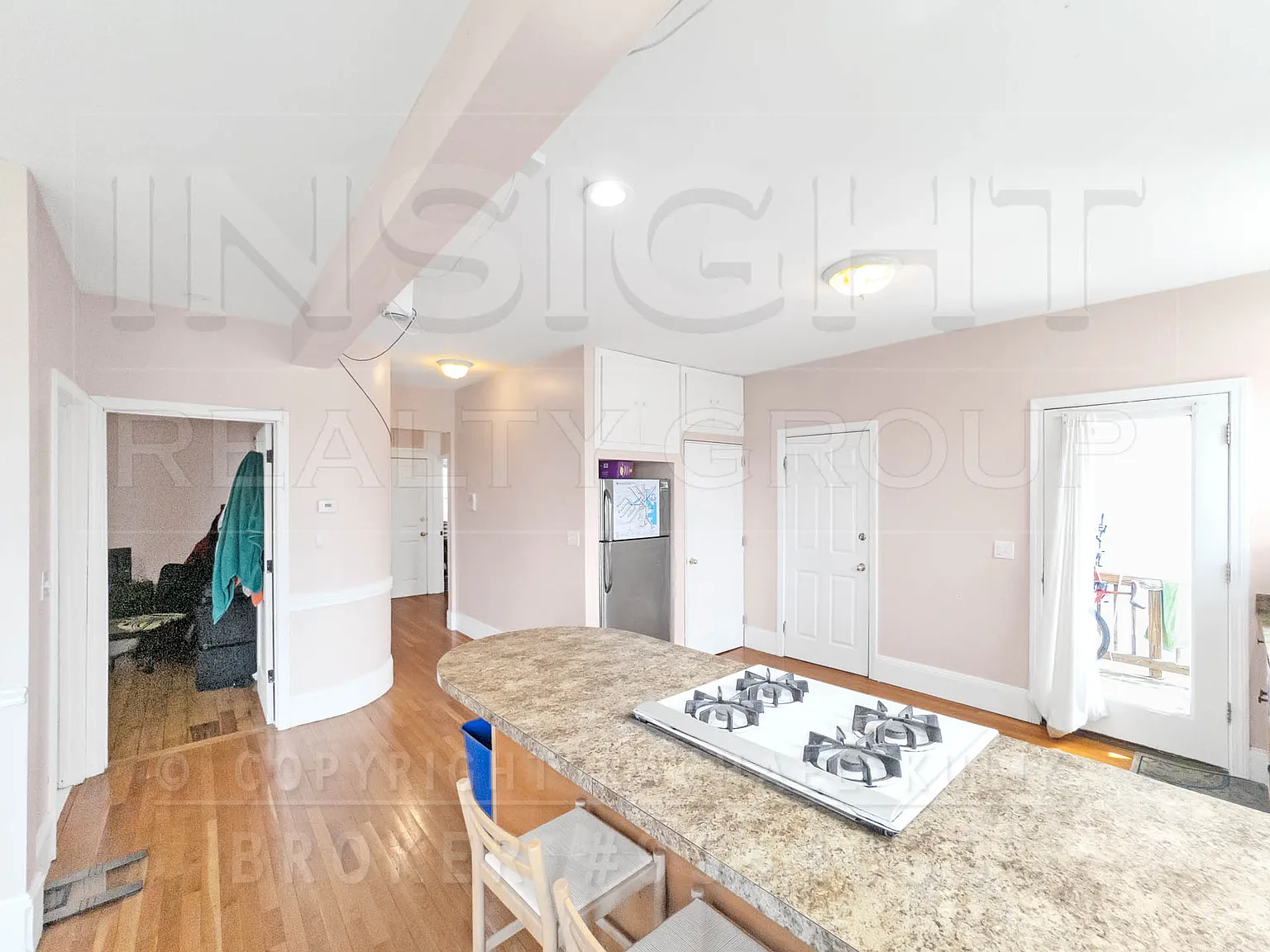 4 bed, 1.0 bath, 1544 sqft, $4,300 — Photo 2