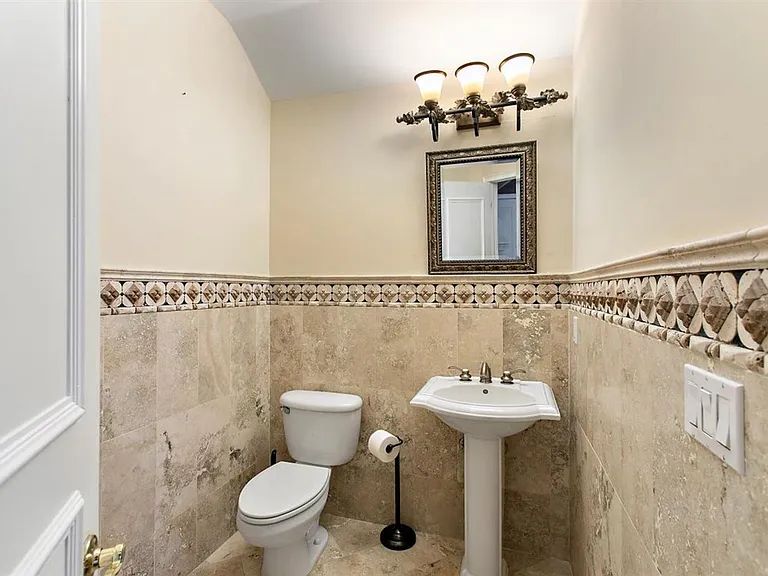 1321 Windsor Harbor Dr — Photo 37