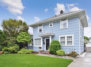 173 Meadowsweet Rd, Mineola, NY 11501