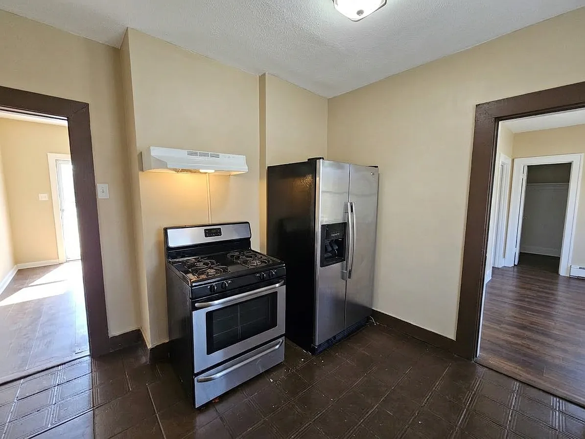 2 bed, 850 sqft, $1,249 — Photo 3