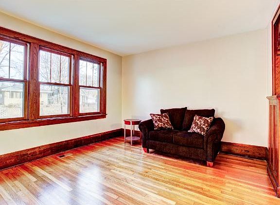4th image of 868 Lawson Ave E