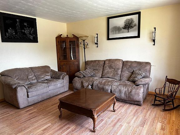 3rd image of 6423 Nell Dr