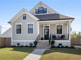 408 Serpas Dr, Arabi, LA 70032