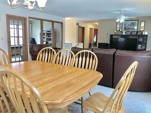 4th image of 310 Oak Hills Dr
