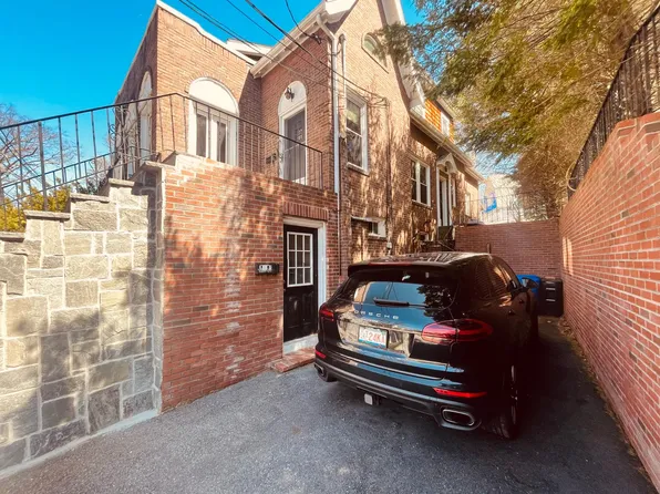 28 Wolcott Rd, Brookline, MA 02467