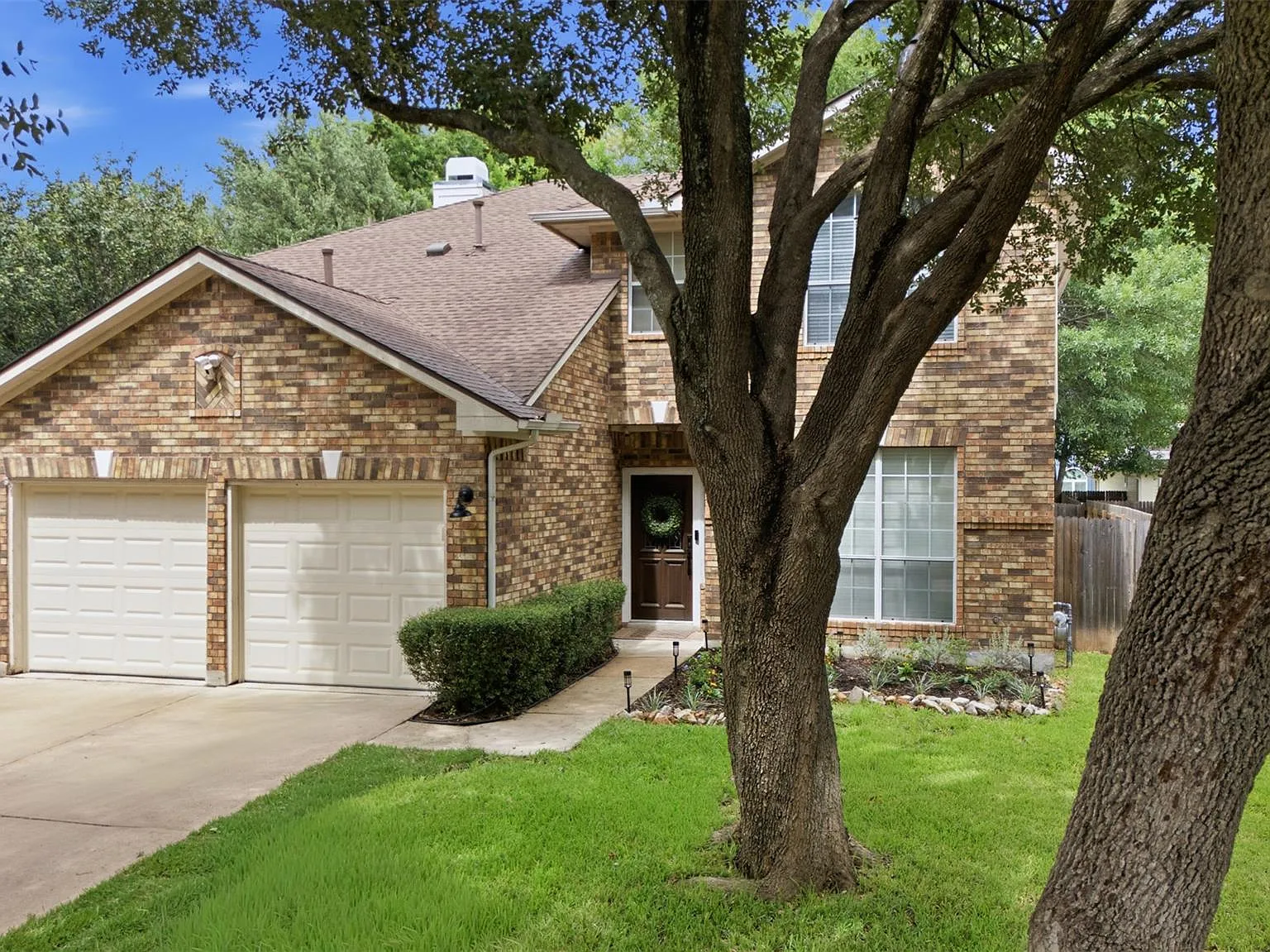 3 bed, 2.5 bath, 2068 sqft, $2,200 — Photo 4