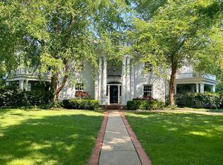 1421 SW Pembroke Ln, Topeka, KS 66604