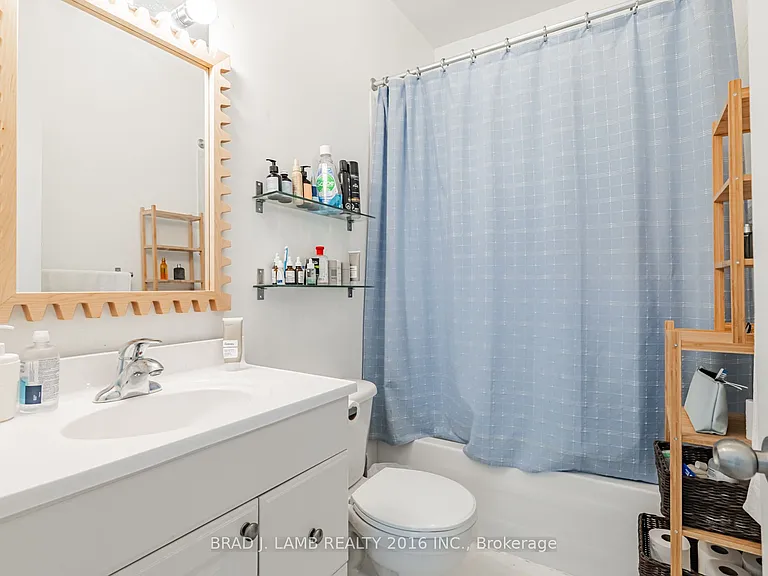 1457 Dundas St W #1 — Photo 23