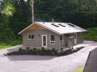 11016 Meadow Ln, Glacier, WA 98244