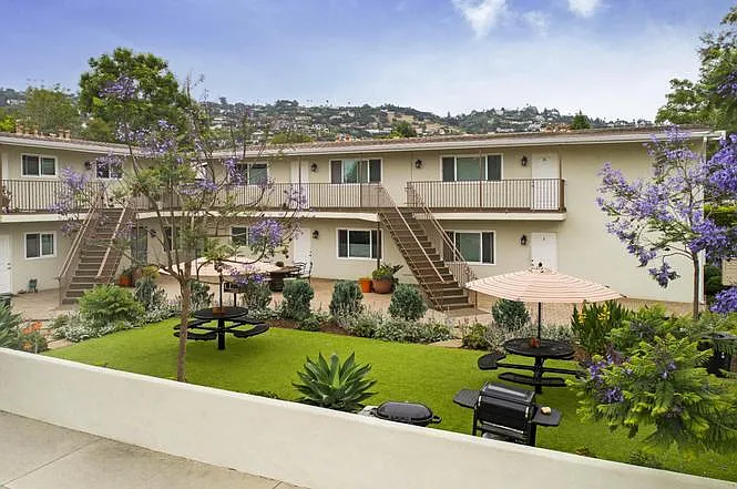 806 N Nopal St #D — Photo 1
