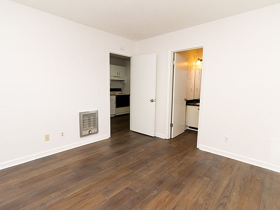 4th image of 4298 Brynewood Village Cir #D