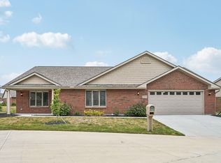 1275 Timber Wood Dr, Marysville, OH 43040