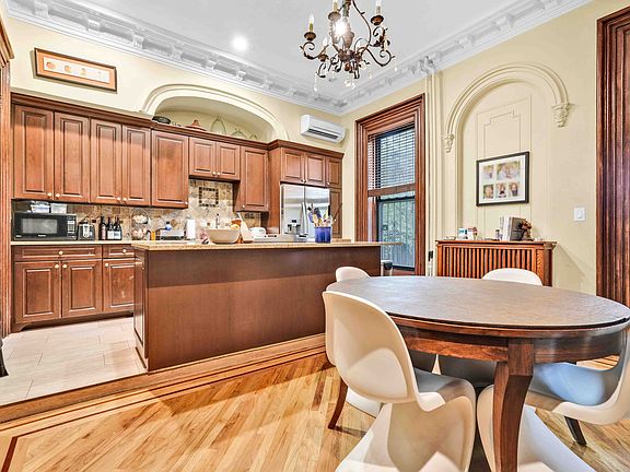 5th image of 25 Cambridge Pl Unit 2