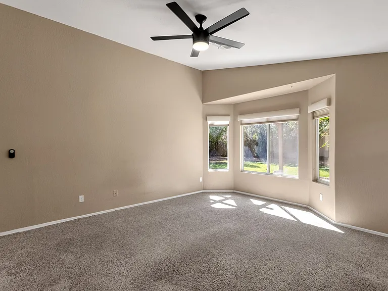 647 W Fremont Dr — Photo 27