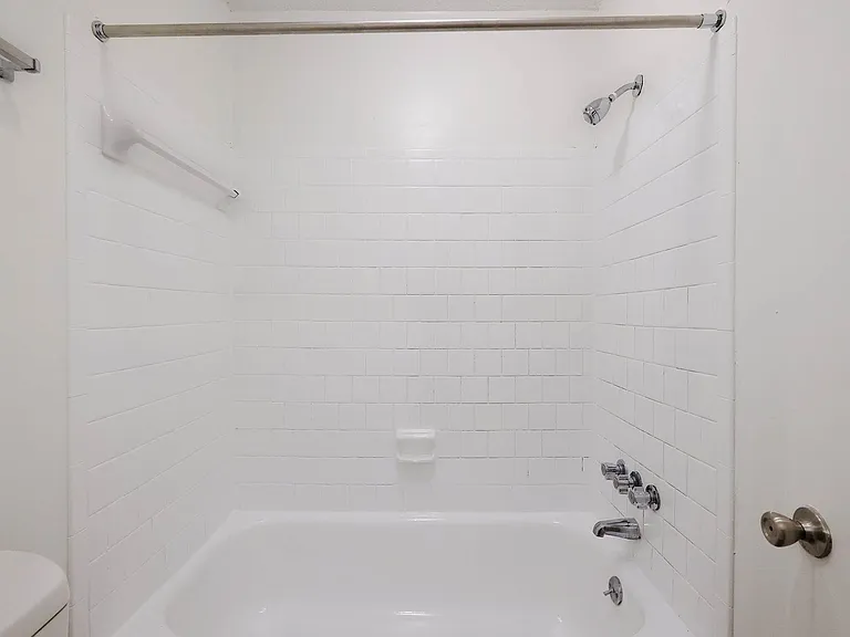 Hampton Hall | Comfort, Convenience, & Community All In One — Photo 147