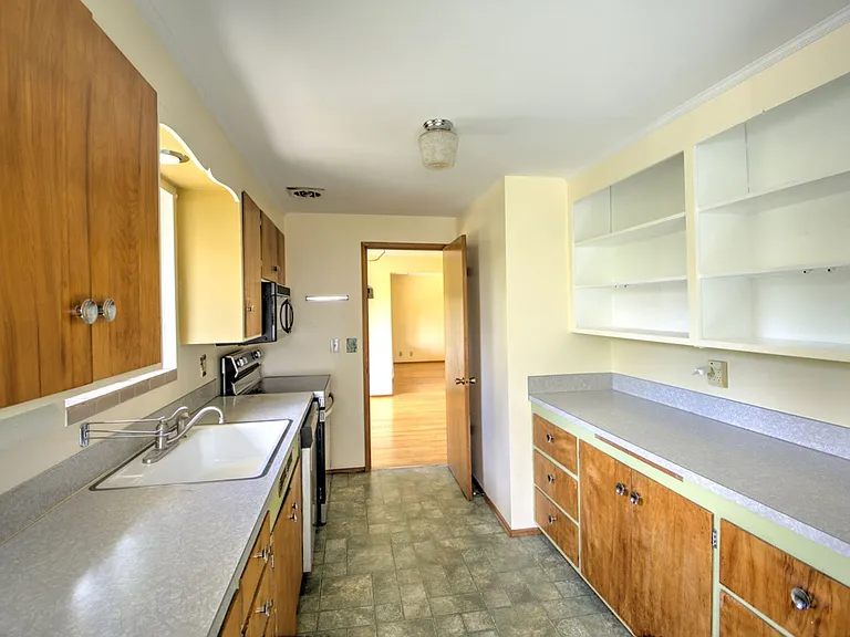 1636 Conger Ave NW — Photo 10