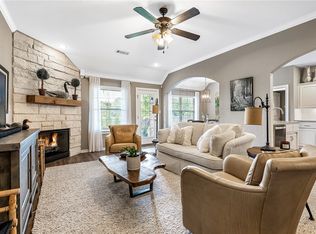 3900 W Mountain View Dr, Fayetteville, AR 72704
