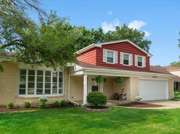 1541 E Lake Louise Dr, Palatine, IL 60074