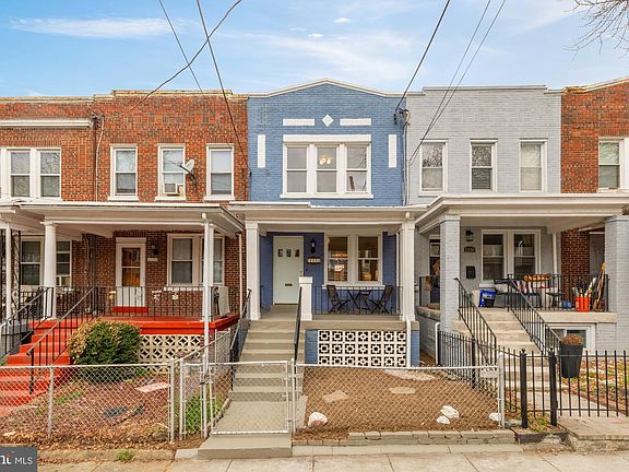 2nd image of 1334 Ridge Pl SE