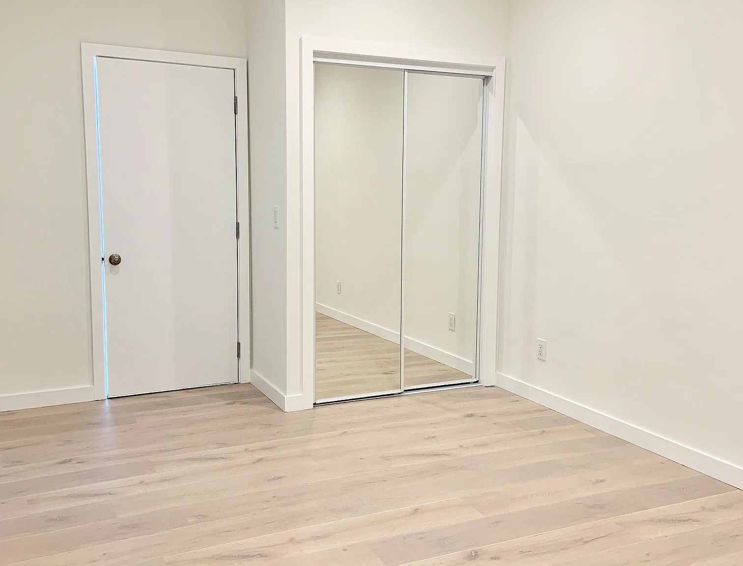 3 bed, 1300 sqft, $3,795 — Photo 4