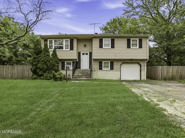 1181 Manor Drive, Lakewood, NJ 08701