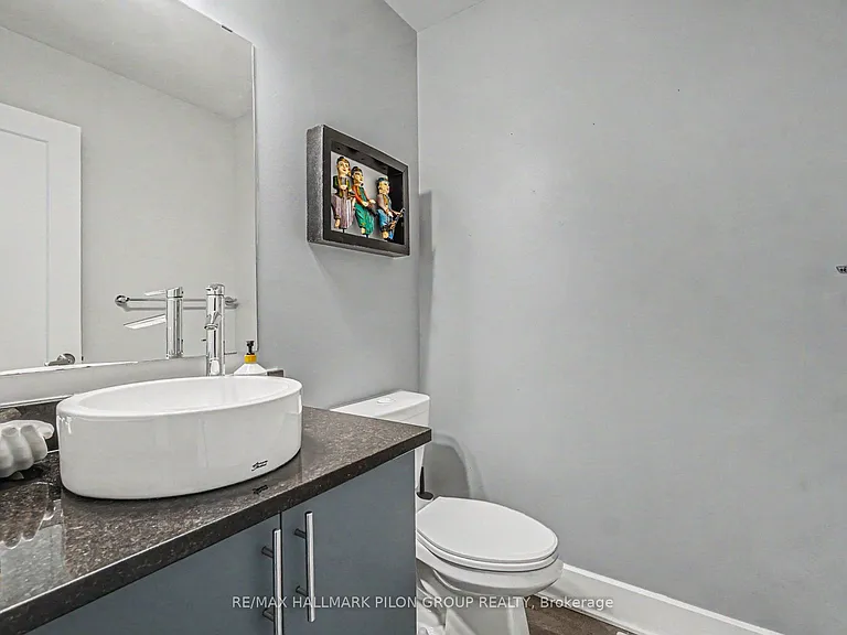 618 Mikinak Rd — Photo 17