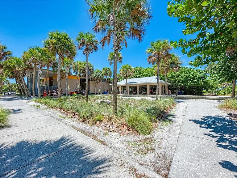 8613 Seasalt Loop — Photo 80