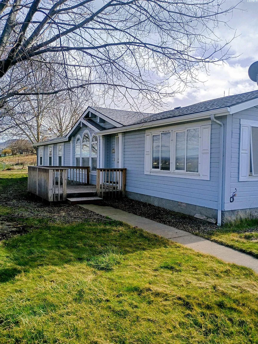 170603 W 215th Pr SW photo 1