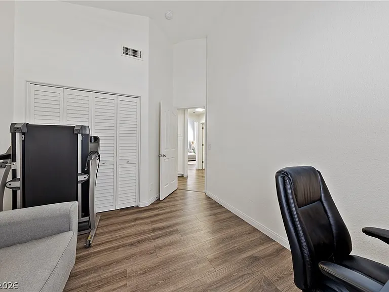 9848 Lenox Crest Pl — Photo 12