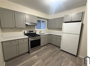 102-12 216th St #2, Queens Village, NY 11429