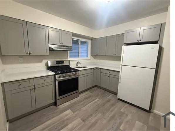 102-12 216th St #2, Queens Village, NY 11429