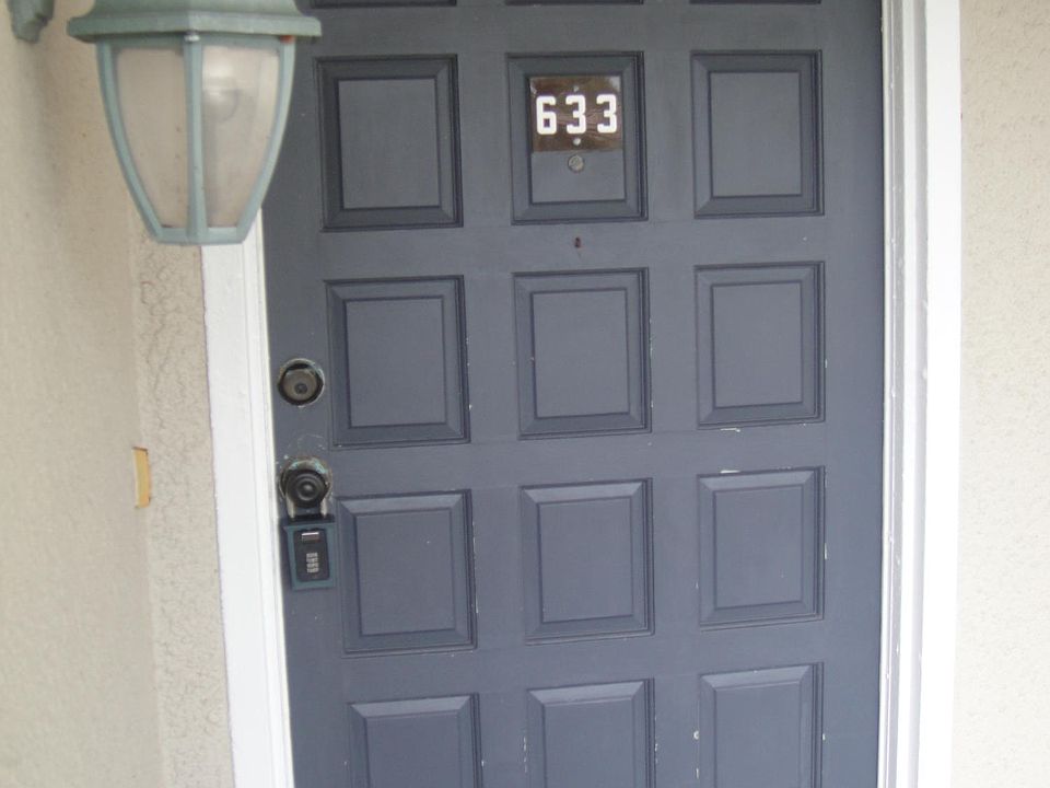 1st image of 633 Summer Pl