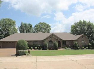 712 River Oaks Blvd, Searcy, AR 72143