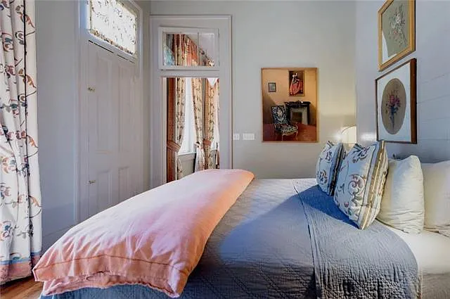 2028 Magazine St — Photo 10